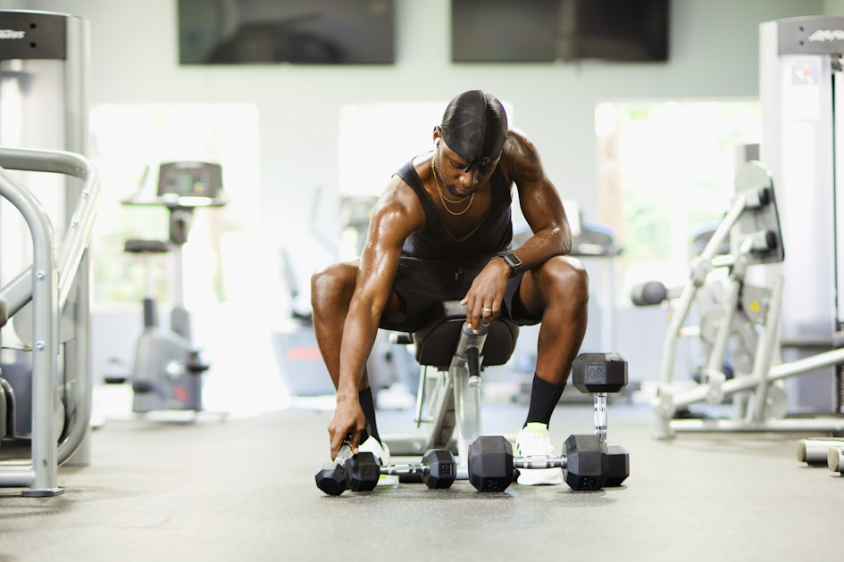 How Long Should You Rest Between Sets? Research